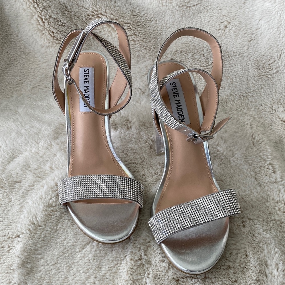 NWT Steve Madden Heel